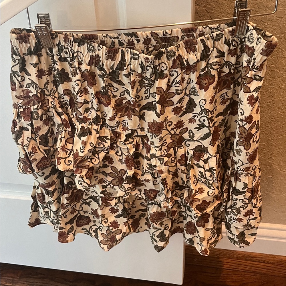 Like new! Floral Ruffle Skirt in Cream and Brown